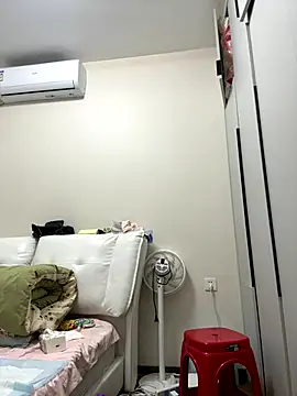 22xiaopingguo online show from December 2, 2025, 3:40 pm