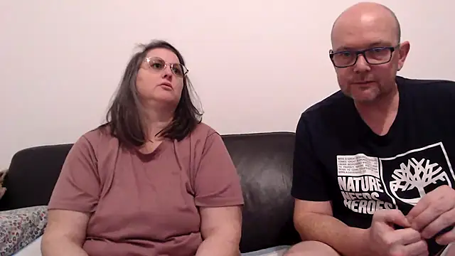 Snapshot of bea_french_curvy chatting on February 8, 2026, 9:29 pm bea french curvy online show from February 8, 2026, 9:29 pm