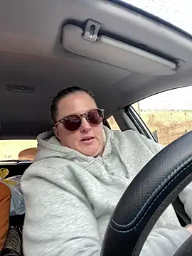 Snapshot of bea_french_curvy chatting on February 10, 2026, 8:29 am bea french curvy online show from February 10, 2026, 8:29 am