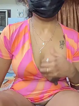 Snapshot of TeddyLover5 chatting on February 16, 2026, 7:10 pm TeddyLover5 online show from February 16, 2026, 7:10 pm