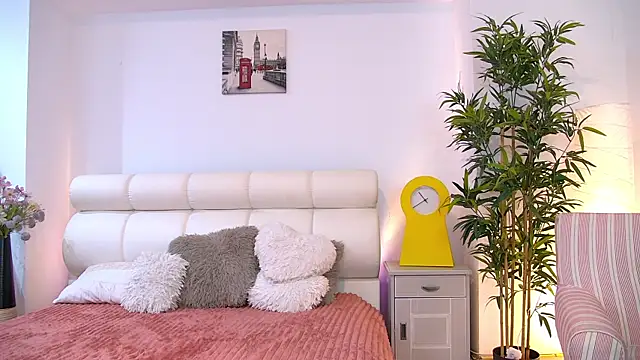 Cougar Milff online show from January 7, 2026, 8:44 pm