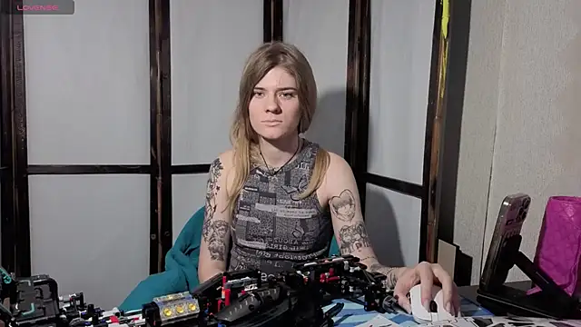 Adell Love online show from June 10, 2026, 4:06 pm