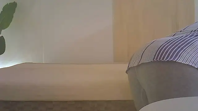 kyono-iyashi online show from April 18, 2026, 2:54 pm