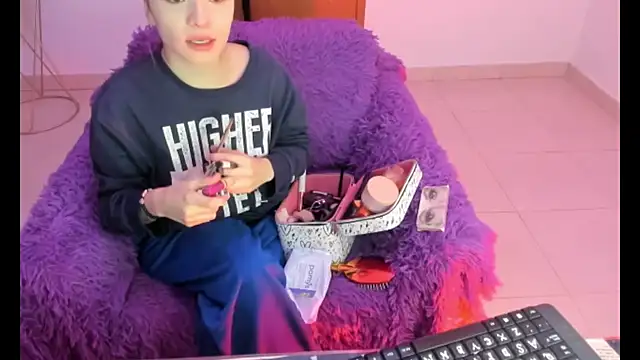 Honney 19 online show from January 7, 2026, 11:01 am