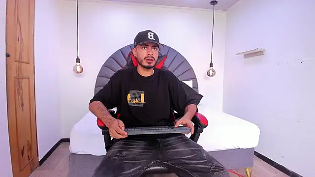 MatthewCullen online show from February 3, 2026, 7:41 pm