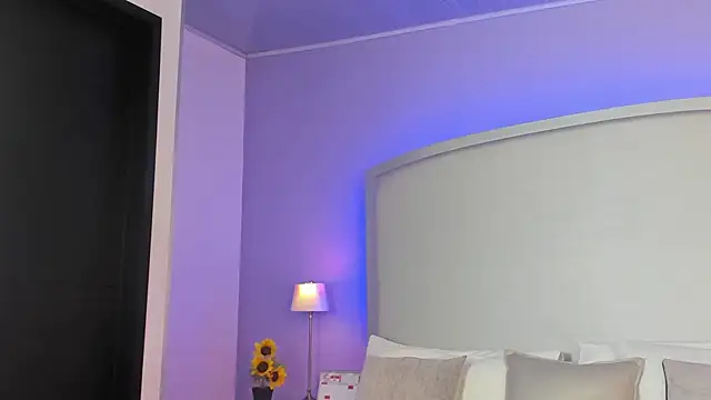 Snapshot of salome_moon_ chatting on May 20, 2026, 11:38 am salome moon online show from May 20, 2026, 11:38 am