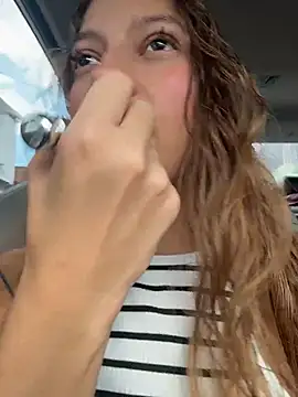 Vanneskk online show from April 4, 2026, 7:44 pm