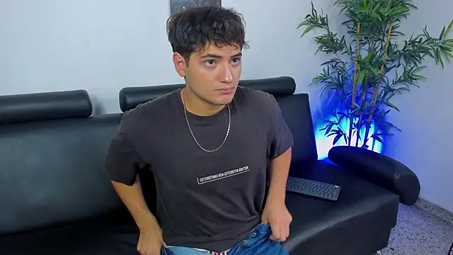 KaelSwitch online show from December 22, 2025, 8:06 pm