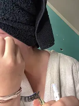 mellixxa online show from December 19, 2025, 1:29 pm