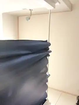 youngmanladies online show from November 29, 2025, 6:33 pm