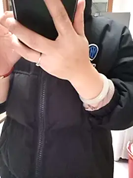 mimi2052 online show from December 3, 2025, 11:58 pm