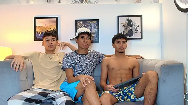 COUPLES BOYS online show from March 13, 2026, 1:23 am