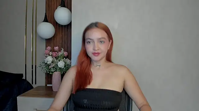 AliceHills  online show from December 18, 2025, 12:22 pm