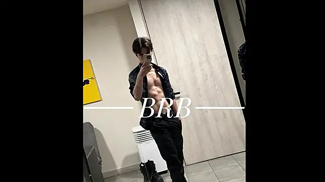 Snapshot of SaccharineSin chatting on November 27, 2025, 1:35 pm SaccharineSin online show from November 27, 2025, 1:35 pm