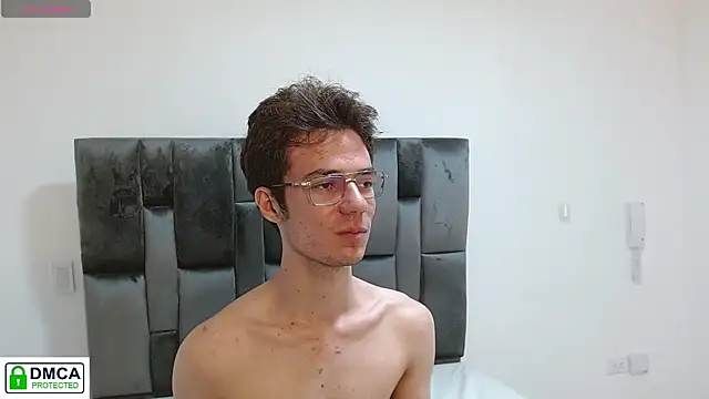 Snapshot of SaccharineSin chatting on November 29, 2025, 4:59 am SaccharineSin online show from November 29, 2025, 4:59 am