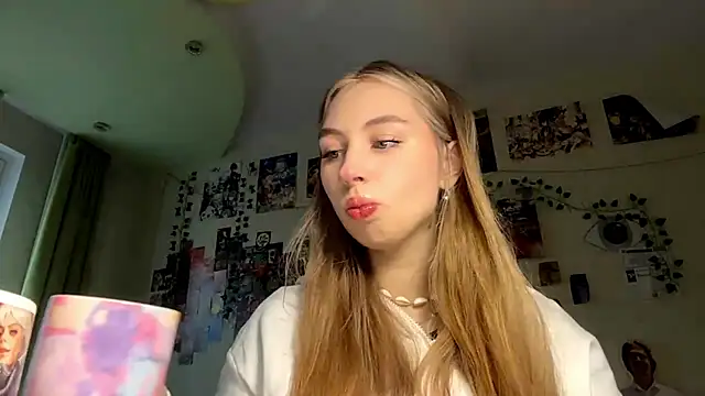 AmandaVyhnal online show from November 28, 2025, 11:35 am