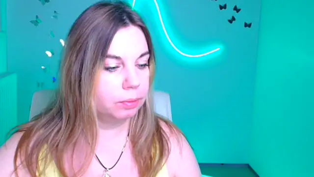 Amanda Swannn online show from December 2, 2025, 6:41 am