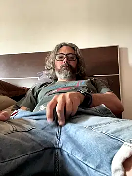 maxxporong online show from December 15, 2025, 1:26 pm