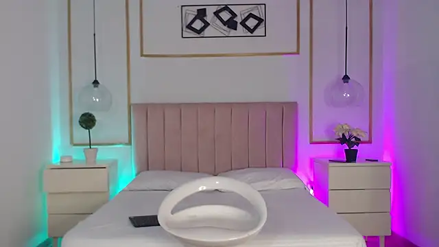 IsabellaCherryX online show from November 30, 2025, 4:05 am