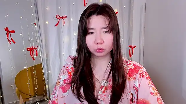 spicy pie  online show from December 3, 2025, 5:59 am