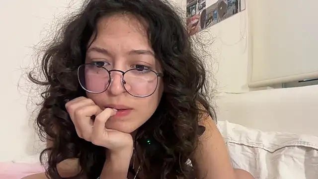 Alicatcua  online show from March 2, 2026, 3:09 am