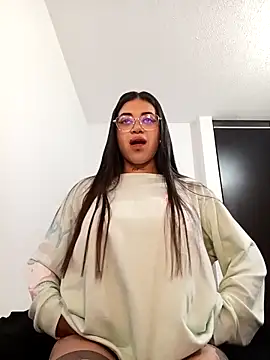 Violett  Rose online show from December 17, 2025, 12:22 pm