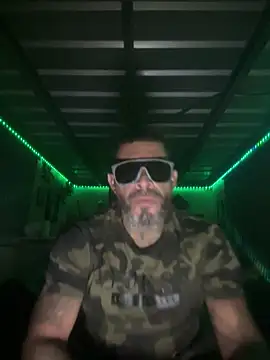 PabloGuzman11 online show from April 19, 2026, 4:23 am