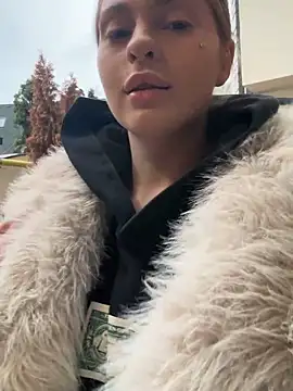 Snapshot of MilenaLuxury chatting on November 29, 2025, 1:47 pm MilenaLuxury online show from November 29, 2025, 1:47 pm