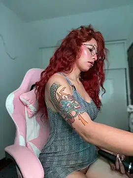 PrettyChloe  online show from March 4, 2026, 7:42 pm