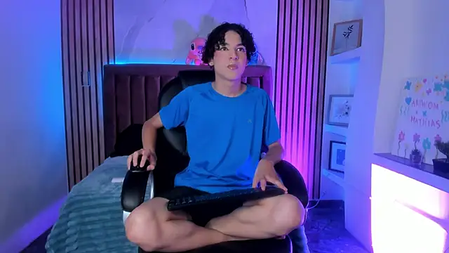 SthepanodiMonaco online show from April 17, 2026, 3:20 am