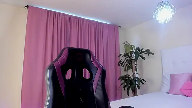 Emmaa Queen  online show from January 8, 2026, 7:16 pm