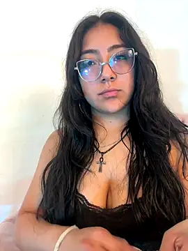 Dafne se online show from December 17, 2025, 1:44 am