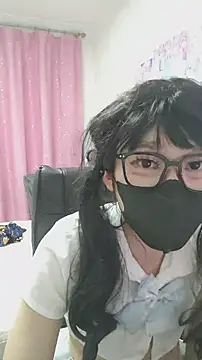 linaili520 online show from May 17, 2026, 2:57 pm