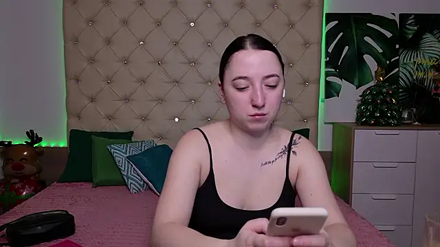 AVA MAXX online show from January 14, 2026, 5:57 am