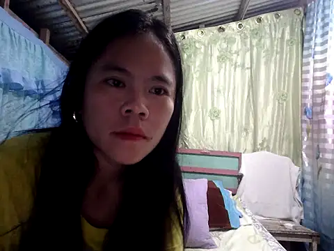 Snapshot of xxdreamgirl69 chatting on February 18, 2026, 2:13 pm xxdreamgirl69 online show from February 18, 2026, 2:13 pm