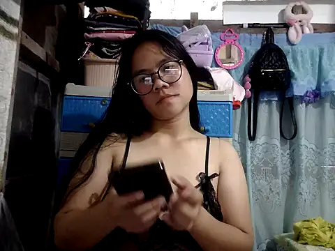 Snapshot of xxdreamgirl69 chatting on March 5, 2026, 1:01 am xxdreamgirl69 online show from March 5, 2026, 1:01 am