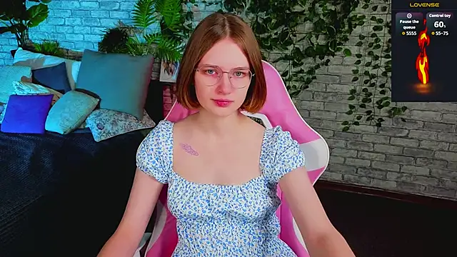 Snapshot of Mia_Mooore chatting on February 1, 2026, 1:31 pm Mia Mooore online show from February 1, 2026, 1:31 pm