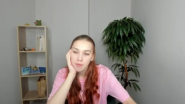 ElizaHunkins online show from December 1, 2025, 8:08 am