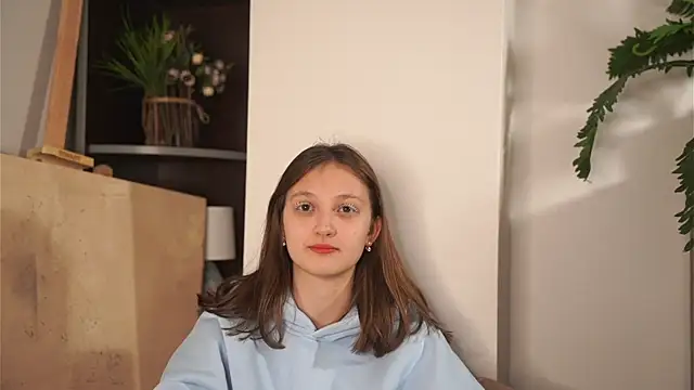 CatherinAdank online show from December 2, 2025, 4:18 am