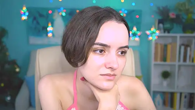 KateWillows online show from December 22, 2025, 4:20 am