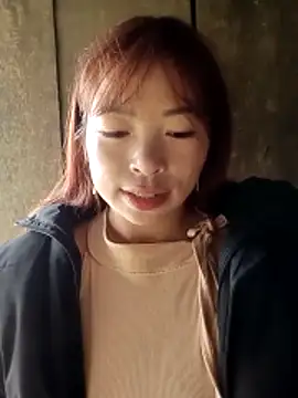 alissa-ww online show from December 5, 2025, 2:53 am