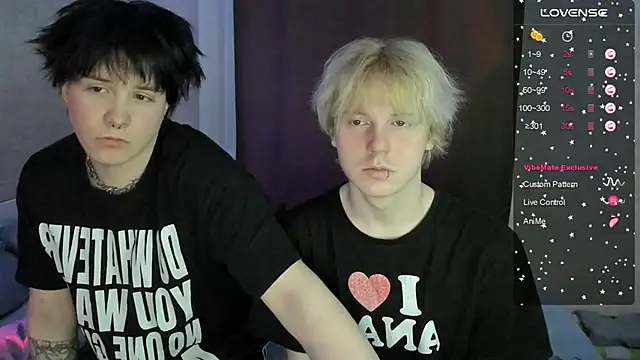 miya meow miku online show from December 4, 2025, 3:43 pm