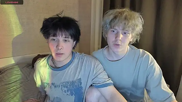 miya meow miku online show from December 20, 2025, 6:04 pm