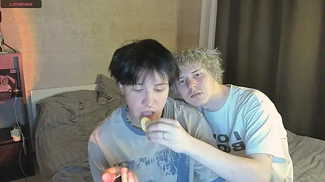 miya meow miku online show from December 22, 2025, 7:00 pm