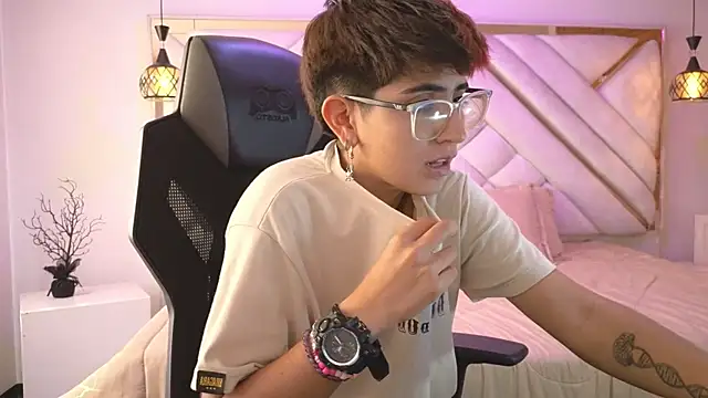 Snapshot of valeryevansvg chatting on November 28, 2025, 2:31 pm valeryevansvg online show from November 28, 2025, 2:31 pm