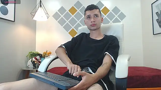 LucassSmith11 online show from January 19, 2026, 12:20 pm