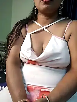 Snapshot of Naughty_jully chatting on December 4, 2025, 5:32 pm Naughty jully online show from December 4, 2025, 5:32 pm