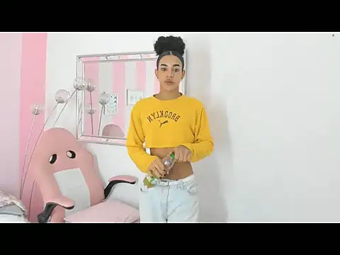 Amaia Monroe online show from January 8, 2026, 10:06 am