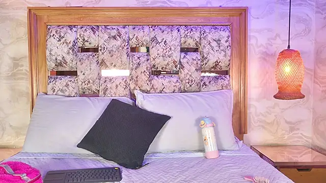 emily dempsey online show from March 26, 2026, 7:08 pm