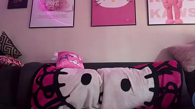 sevynsexysinss online show from December 19, 2025, 6:48 pm